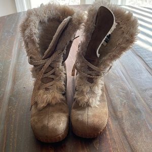 Hush Puppies leather boots with faux fur trim size 7